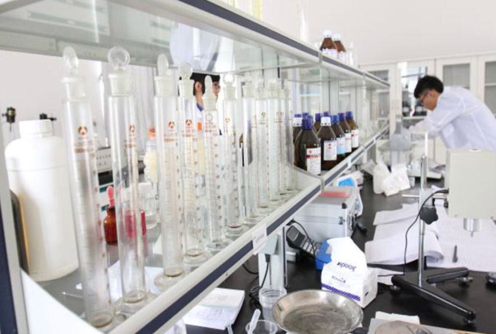 Laboratorio para caracterización y evaluación de formulaciones con organoarcilla
